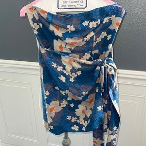 Adorable strapless dress